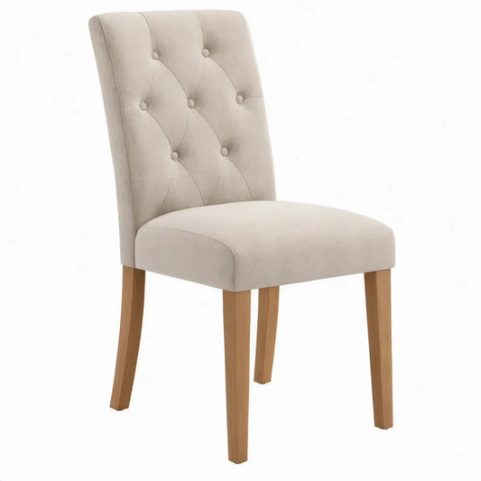 Beige gestoffeerde stoel met gecapitonneerde rugleuning en rubberhouten poten, 46 x 60 x 100 cm